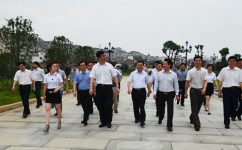 李炳军副省长视察比分网集团